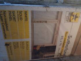 D8nr63 Clopay 8x7 Noninsulated Sutherland Garage Door. Tem Is New Factory Box/plastic
